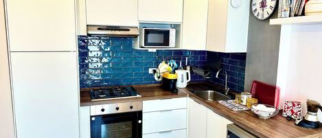 Apartment, Balcony, Sea View | Private kitchen