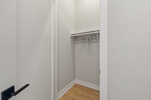 2 bedrooms, Internet