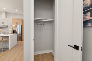 2 bedrooms, Internet