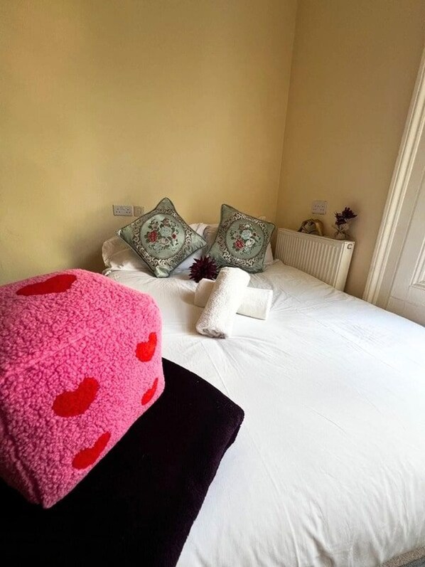 1 bedroom, free WiFi, bed sheets