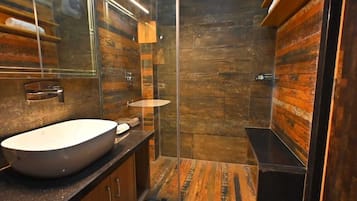 Premium Room | Bilik Mandi | Selipar