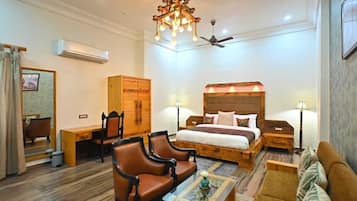 Suite Executive | Peti besi dalam bilik, langsir/tirai gelap terus, kalis bunyi