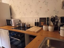 Casa, 2 habitaciones, balcón, vistas al jardín | Interior