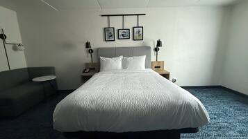 Basic Single Room, mesra pergerakan, Non Smoking | Meja, ruang kerja komputer riba, seterika/papan seterika, Wi-fi percuma