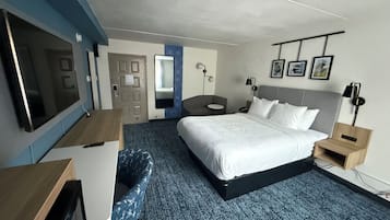 Desk, laptop workspace, iron/ironing board, free WiFi