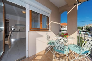 Departamento, balcón, vista al mar | Terraza o patio