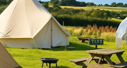 Cozy Wigwam With Heating & tv