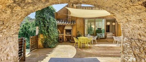 屋外ダイニングエリア