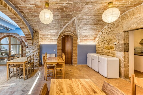 Room 'Donzell' with Shared Pool, Wi-Fi and Air Conditioning