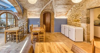 Room 'Donzell' with Shared Pool, Wi-Fi and Air Conditioning