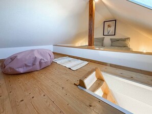 3 bedrooms, WiFi, bed sheets