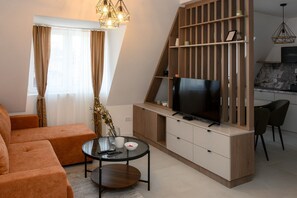 Appartement Luxe, balcon | Coin séjour