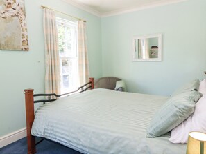 4 bedrooms, individually decorated, individually furnished, free WiFi