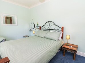 4 bedrooms, individually decorated, individually furnished, free WiFi