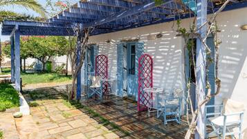 屋外ダイニングエリア