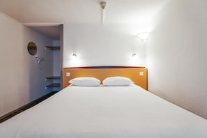Standard Double Room | Iron/ironing board, free WiFi
