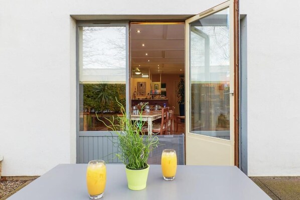 Terrace/patio - The Kiln Hotel Part of AG Collection (Wakefield)