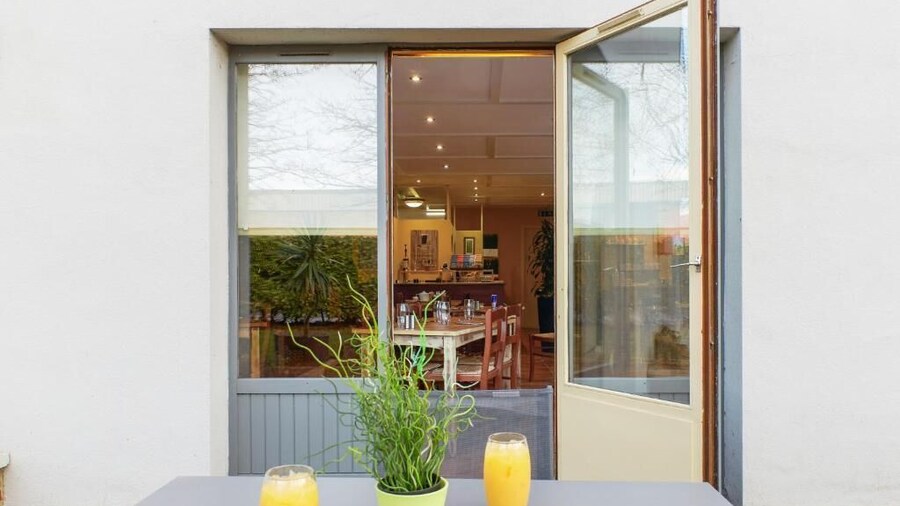 The Kiln Hotel, Wakefield (West Yorkshire), Part of the AG Collection