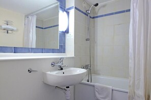 Shower, free toiletries, hair dryer, towels - The Kiln Hotel, Wakefield (West Yorkshire), Part of the AG Collection (Wakefield)