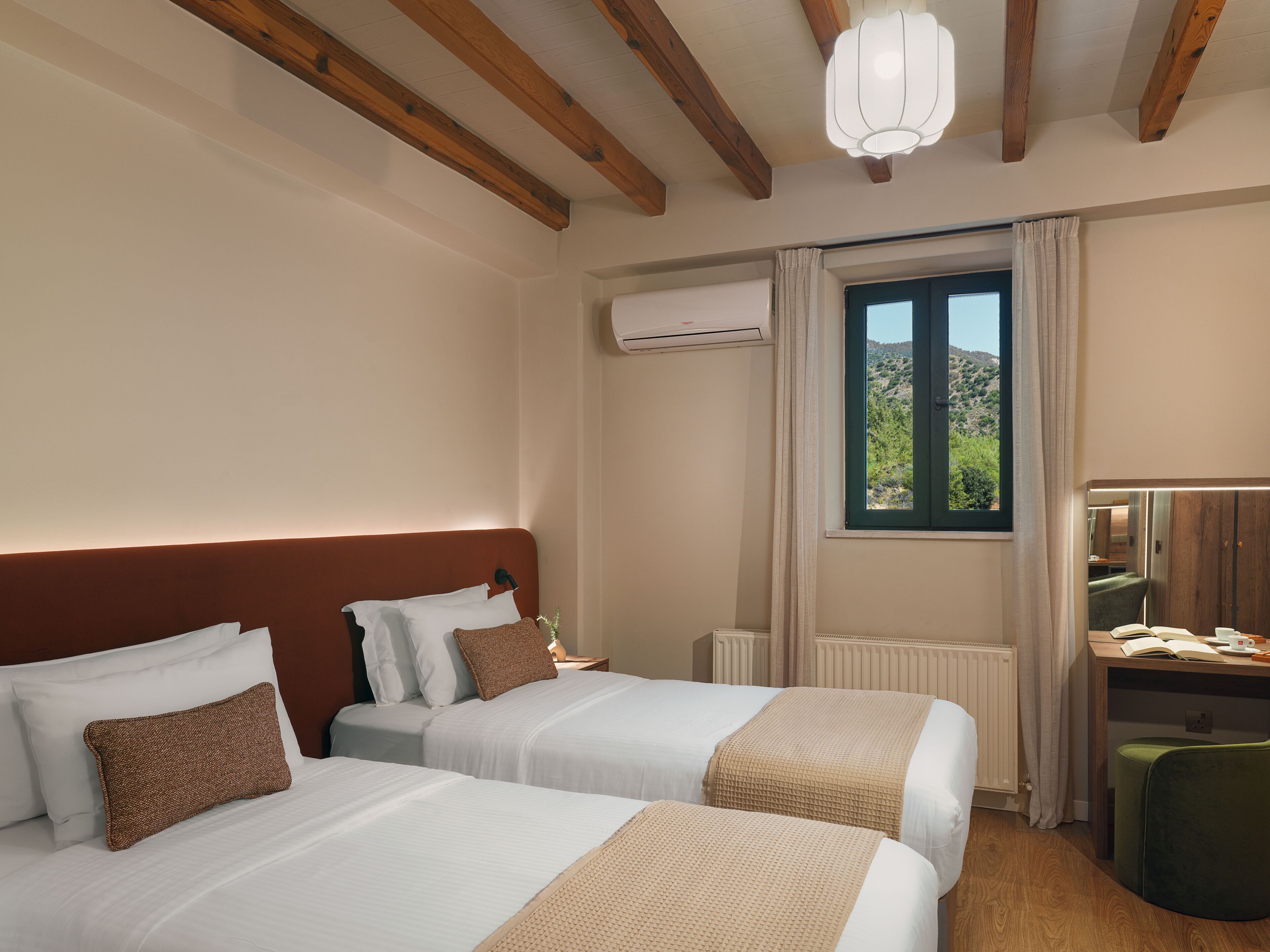 Twin Room, Non Smoking, Private Bathroom | WiFi (free)