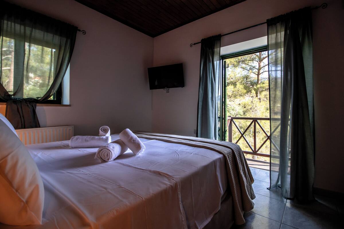 Suite, Balcony, Mountain View | Free WiFi