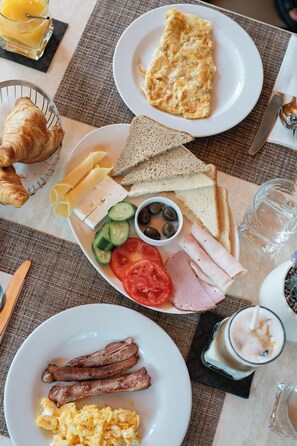 Free daily full breakfast