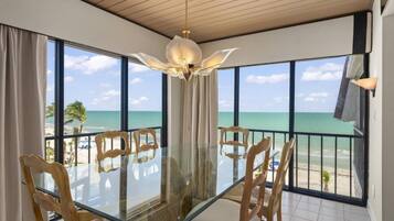 Condo, 3 Bedrooms | Dining