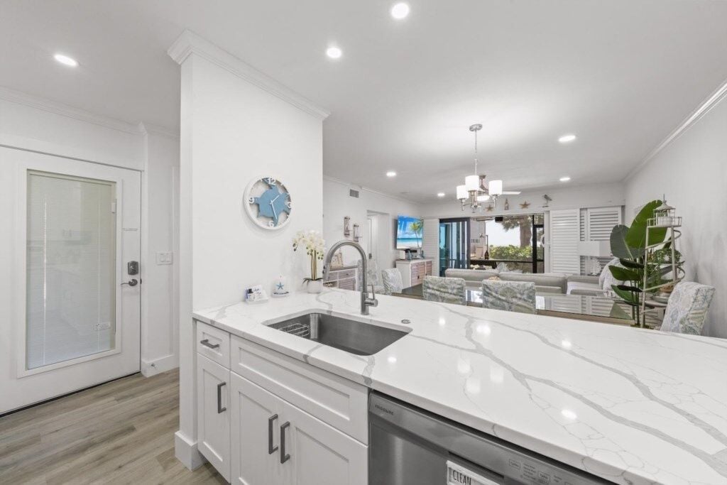 Condo, 2 Bedrooms | Interior