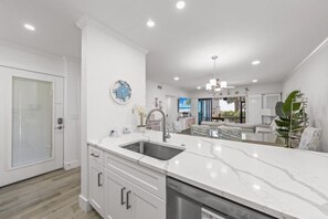 Appart'hôtel, 2 chambres | Intérieur