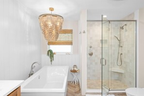 House, 3 Bedrooms | Bathroom - Sunkissed Cottage 3 Bedroom Home (Captiva)