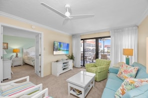 Condo, 2 phòng ngủ | Khu phòng khách