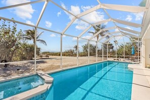 Casa, 3 habitaciones | Alberca | Alberca climatizada 