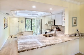 Condo, 2 phòng ngủ | Bếp riêng