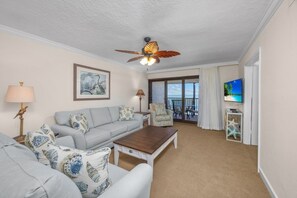 Condo, 3 Bedrooms | Living area