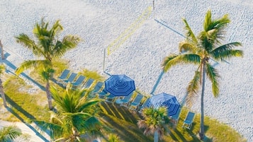 Condo, 2 Bedrooms | Property grounds