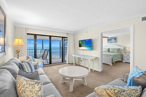 Condo, 2 Bedrooms | Living area