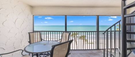 Condo, 2 Bedrooms | Dining