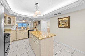 Appart'hôtel, 2 chambres | Cuisine privée