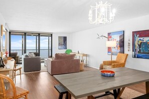 Condo, 3 Bedrooms | Living area