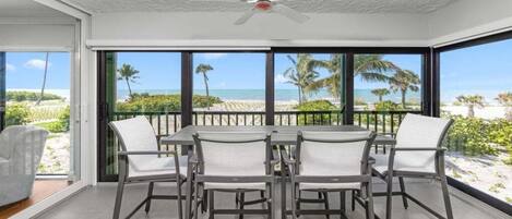 Condo, 2 Bedrooms | Dining