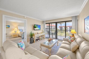 Living area - Pointe Santo B32 2 Bedroom Condo (Sanibel)