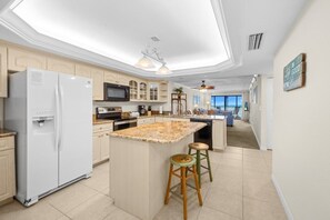 Appart'hôtel, 2 chambres | Cuisine privée