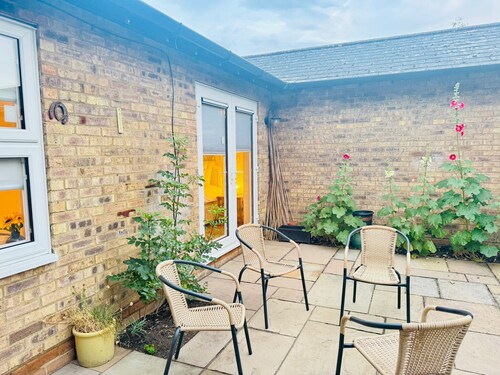 Peridot House in Cambridge