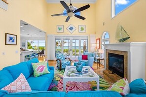House, 4 Bedrooms | Living area