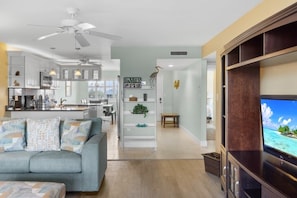 Condo, 2 Bedrooms | Living area