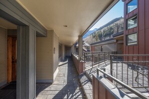 Condo, 1 Bedroom | Exterior detail