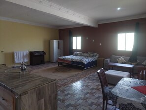 TV - Grand Loft with Private Pool and Garden (Marrakech)