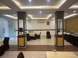 Meeting facility - HOTEL DREAMZ (Karnal)