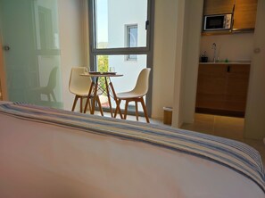 1 bedroom, bed sheets