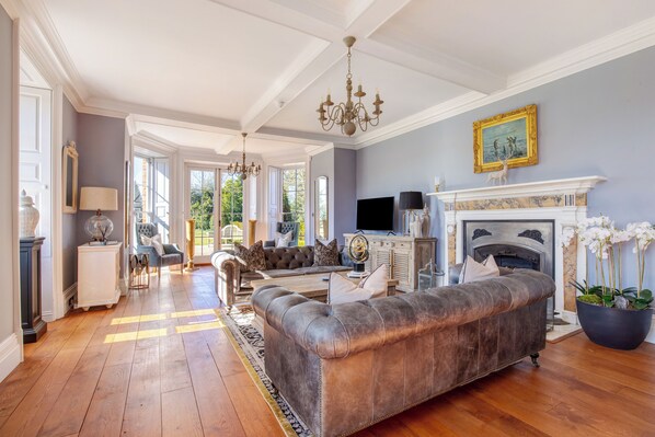 تلفزيون ذكي